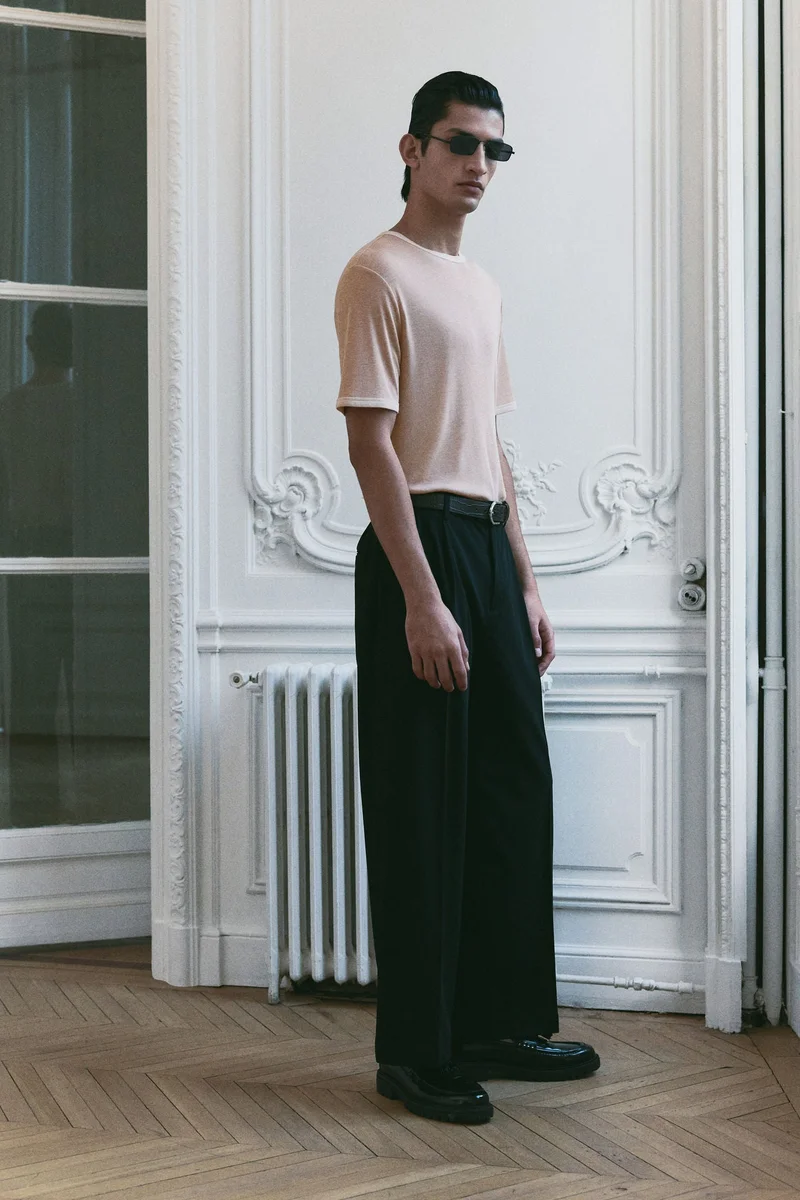 اتش اند ام تي-شيرت بقصّة عادية